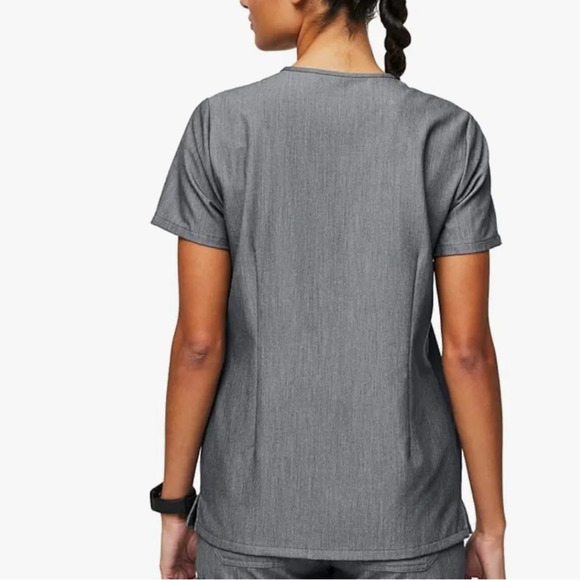 FIGS Casma Three-Pocket Scrub Top for Women – Graphite - Picture 2 of 7
